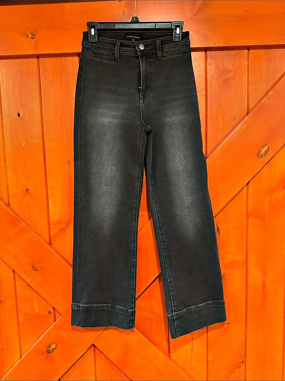 Straight Leg Jeans in Black Like New
